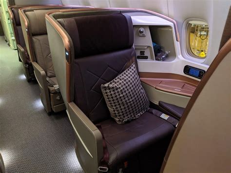 singapore 77w business class.